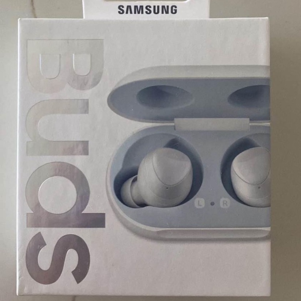✨Samsung Wireless Buds✨